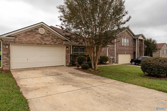 Primary Photo - 2401 Bell Manor Dr SW