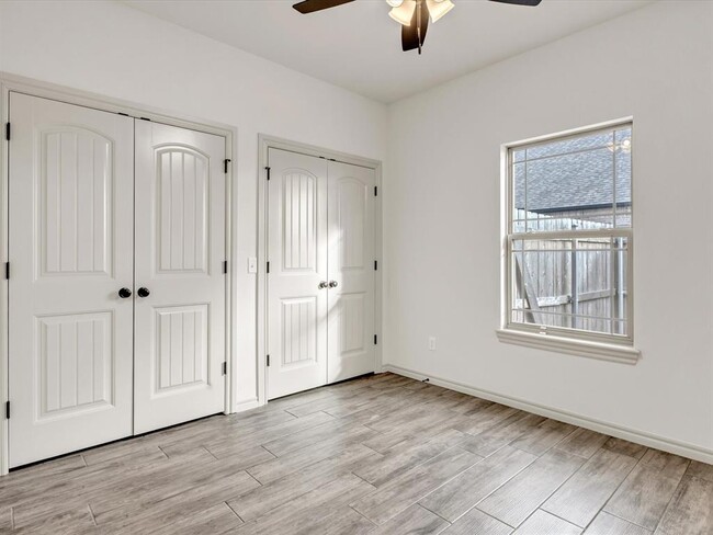 Building Photo - 1027 Kimberlin Ln