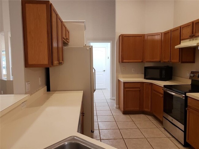 Building Photo - 1612 Sweetwater W Cir