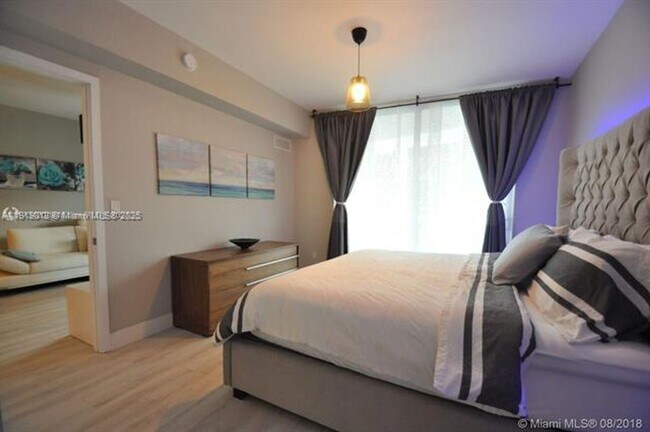 Building Photo - 488 NE 18th St