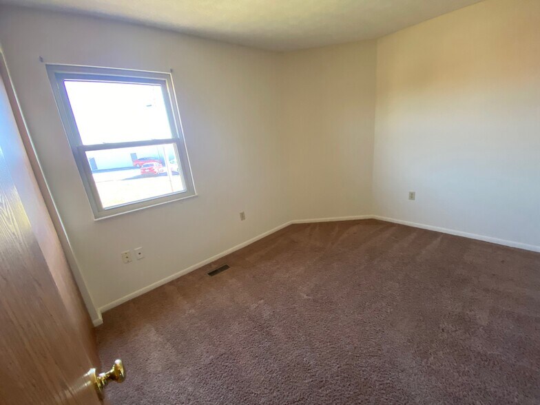 Building Photo - 816 trustway ct