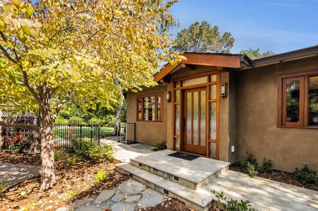 Building Photo - 77 Rebecca Ln