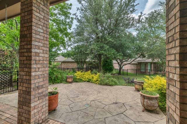 Building Photo - 1383 Ranch House Dr