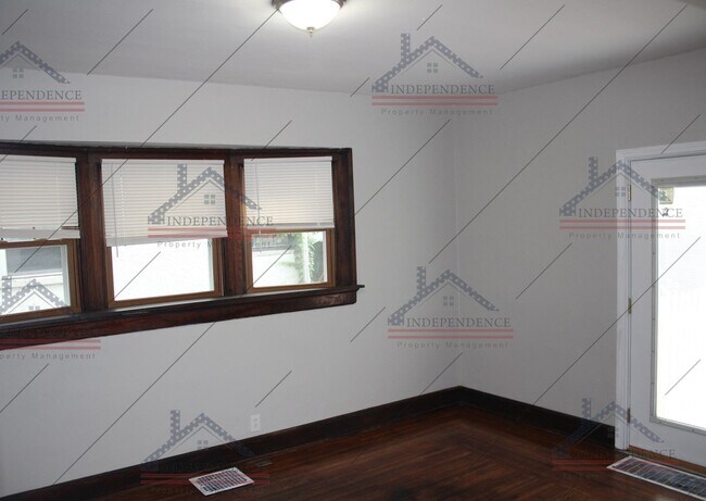 Building Photo - Illinois Estate: New Year, New Home: 50% O...