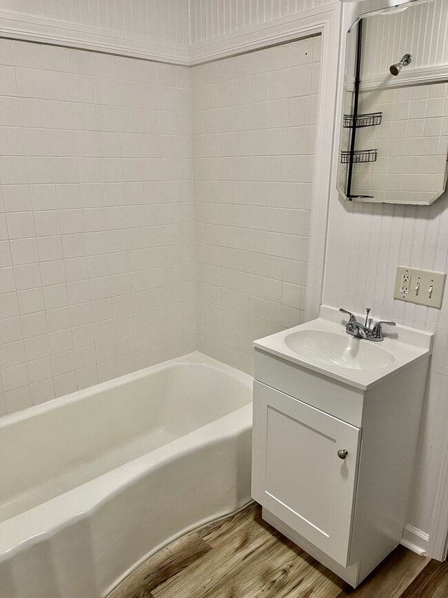 Building Photo - 2115 Belvedere Ave