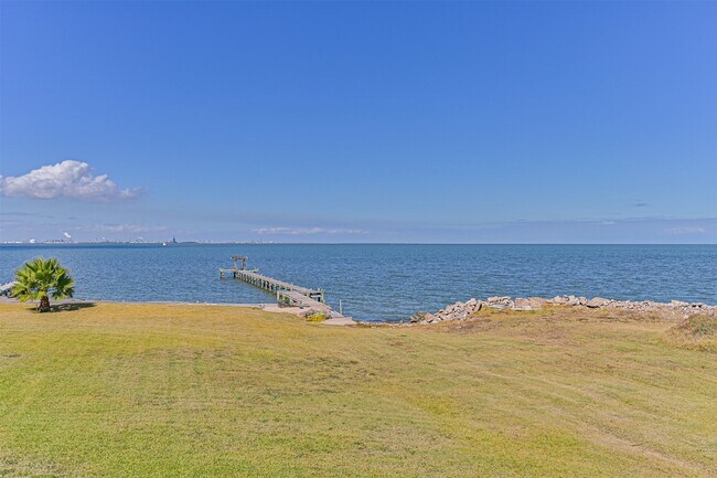 Building Photo - 7706 Channelview Dr