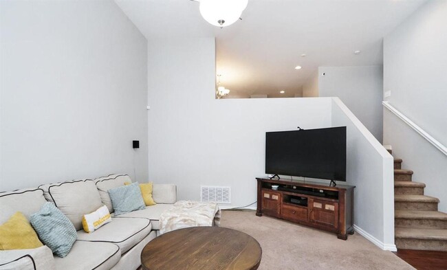 Building Photo - Italian Estates Property Management