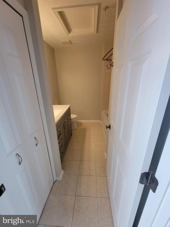 Building Photo - 8702 Castlerock Ct