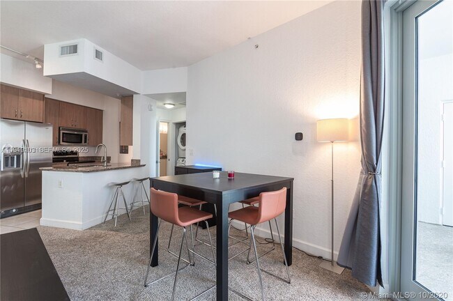 Building Photo - 1830 Radius Dr