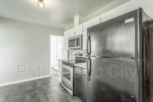 Building Photo - 210 Chickamauga Rd