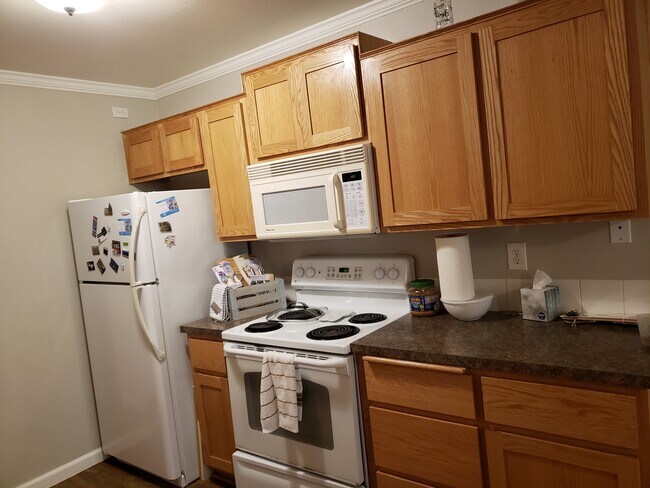 Kitchen view #3 - 1040 Columbia Ridge Dr