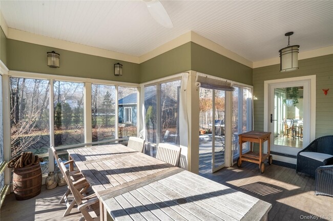 Building Photo - 460 Bay Ave