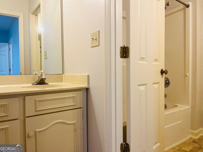 Building Photo - 207 Harwell Ave