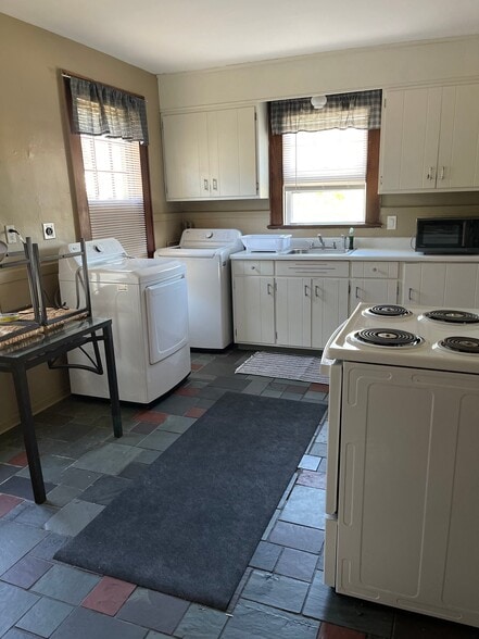 Building Photo - 23 Ochsner Pl