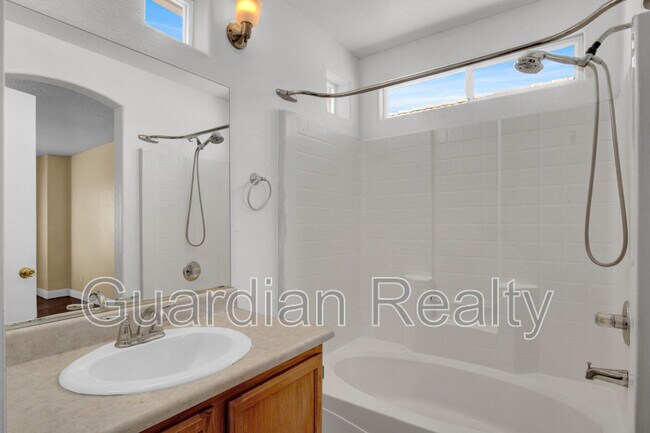 Building Photo - 5258 Paradise Skies Ave