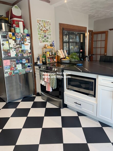 Building Photo - 81 Litchfield St