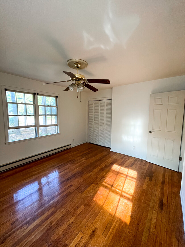 Master bedroom - 5175 poplar springs rd