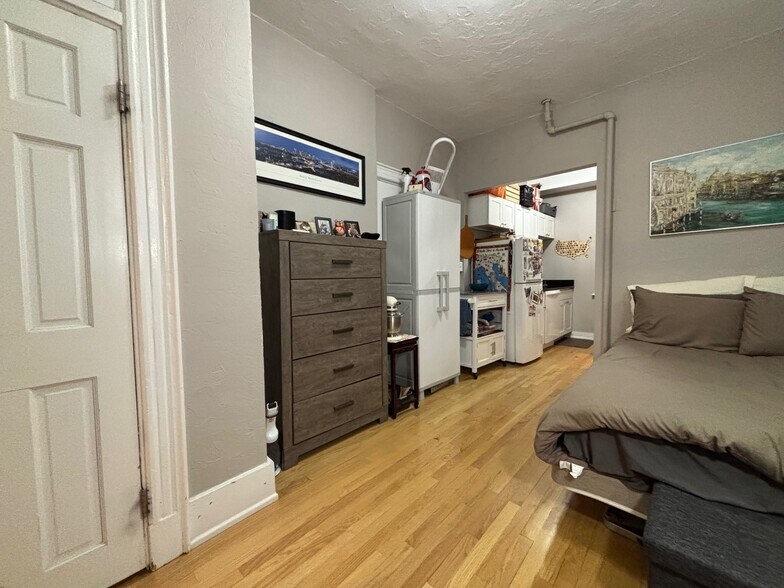 Building Photo - 98 Myrtle St