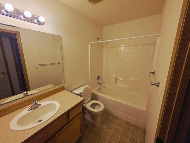 Building Photo - 5042 W Lemonwood Ln