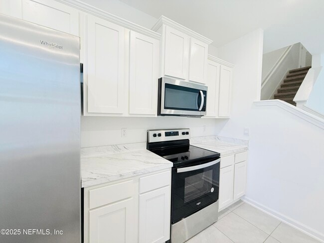 Building Photo - 8334 Zenith Cir