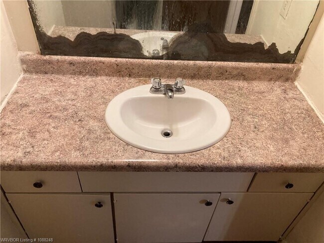 Building Photo - 220 May Ave