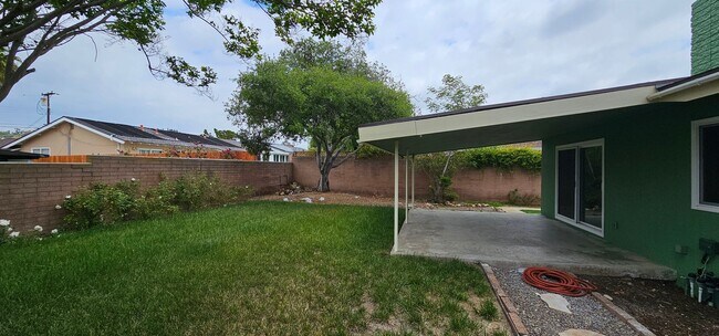 Building Photo - DEL CERRO / SAN DIEGO - Newly Remodeled Ch...