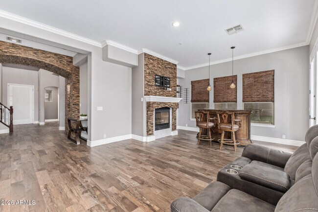 Building Photo - 10271 Jasmine Dr