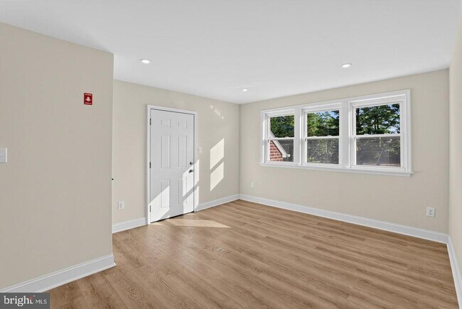 Building Photo - 121 Rutledge Ave