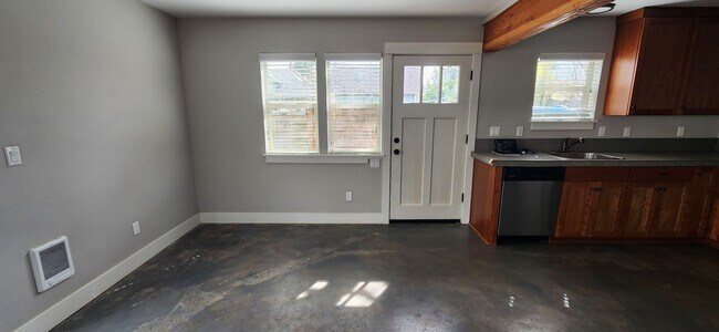 Building Photo - 4417 N Gantenbein Ave