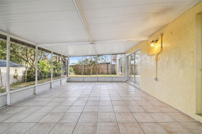 Building Photo - 2342 Tioga Dr