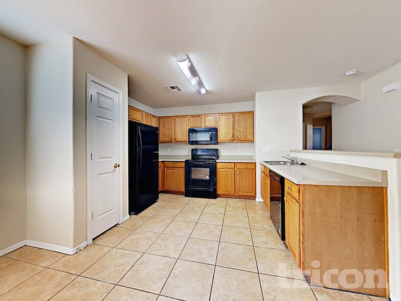 Building Photo - 8123 W Hammond Ln