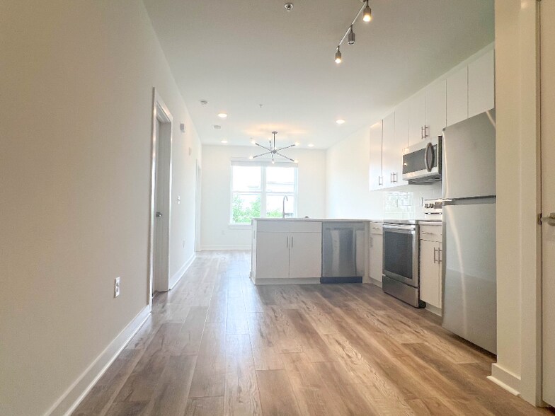 Building Photo - 525 Parkway Dr