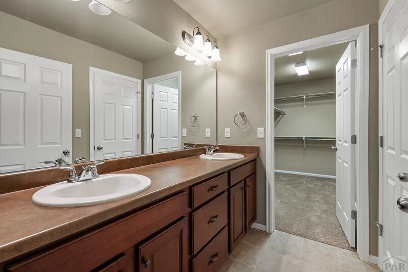 Building Photo - 6567 Bramble Bend Ct