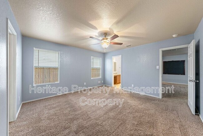 Building Photo - 915 Ridingate Farm