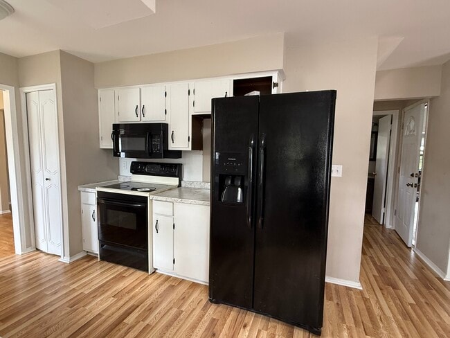 Building Photo - 793 Tarleton Ave