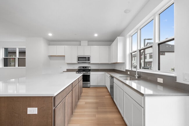 Building Photo - 8375 Mulberry Ave