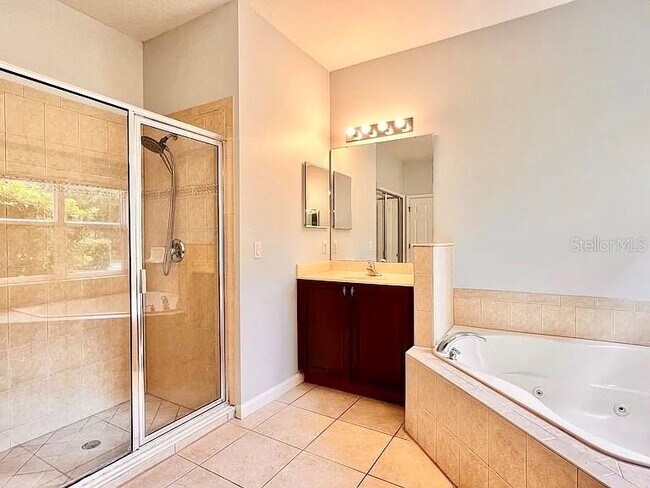 Building Photo - 10319 Willow Ridge Loop