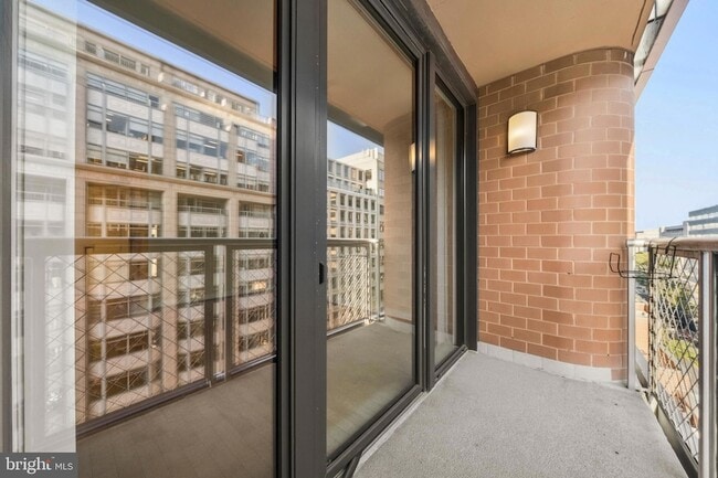 Building Photo - 631 D St NW