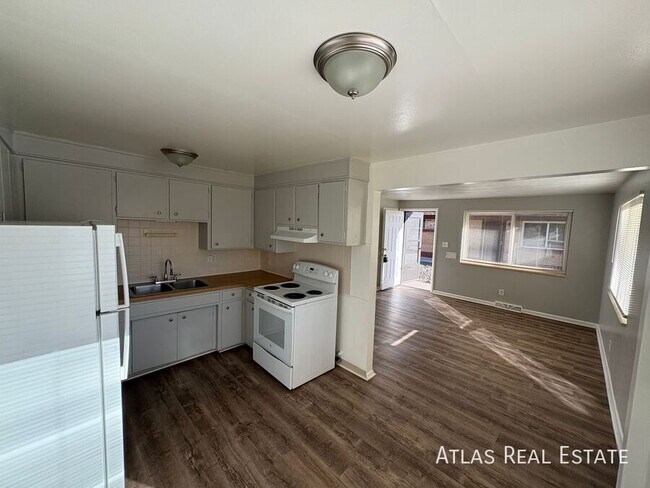Building Photo - 4580 Everett Ct