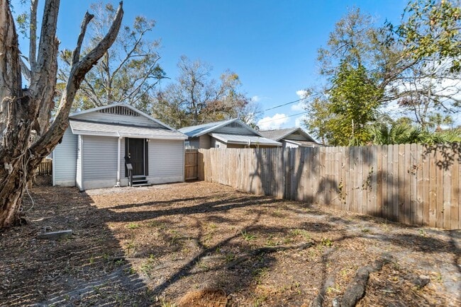 Building Photo - Drive By And Appy! $25 App Fee! Cute 2bdrm...