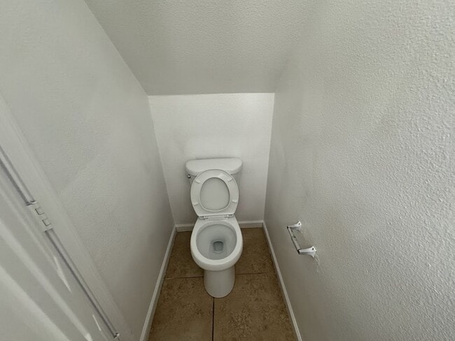 Building Photo - West Phoenix 3br townhome
