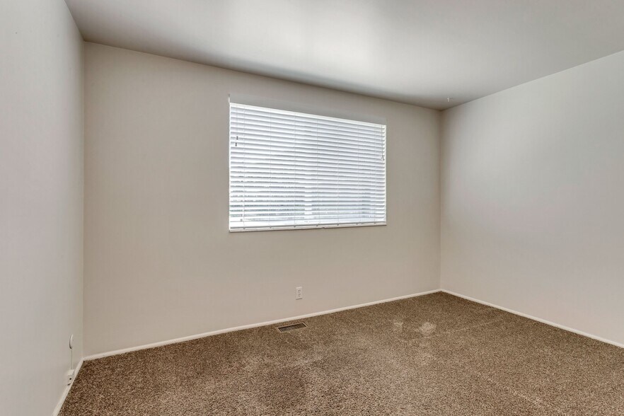 Building Photo - 2115 E 3300 S