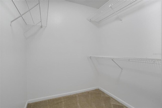 Building Photo - 5223 Vineland Rd