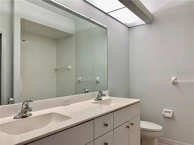 Building Photo - 2301 Goya Dr