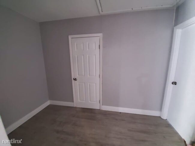 Building Photo - 3 br, 1 bath House - 5660 State Road 11