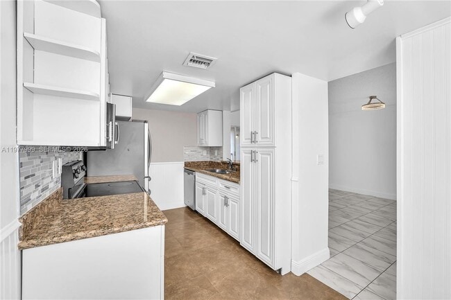 Building Photo - 4654 NW 97th Pl