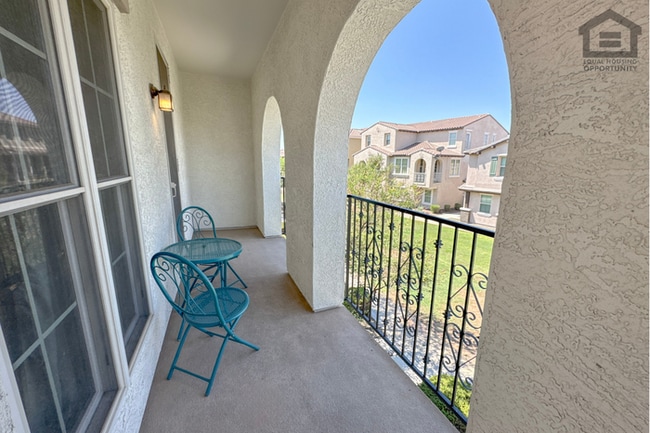 Building Photo - 3Bed/2.5Bath Three-Story Townhouse in Vistancia! Ready for Immediate Move-In! – 2 CAR GARAGE!