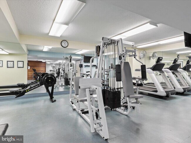 Building Photo - 3701 S George Mason Dr