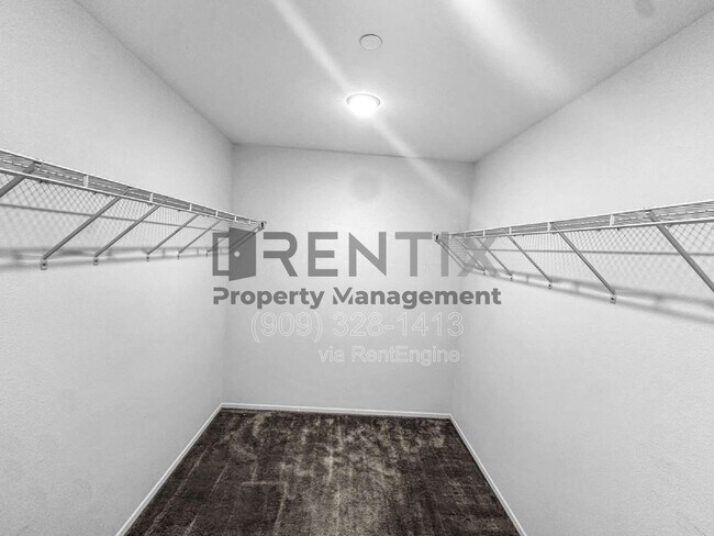 Building Photo - 15739 Yosemite St