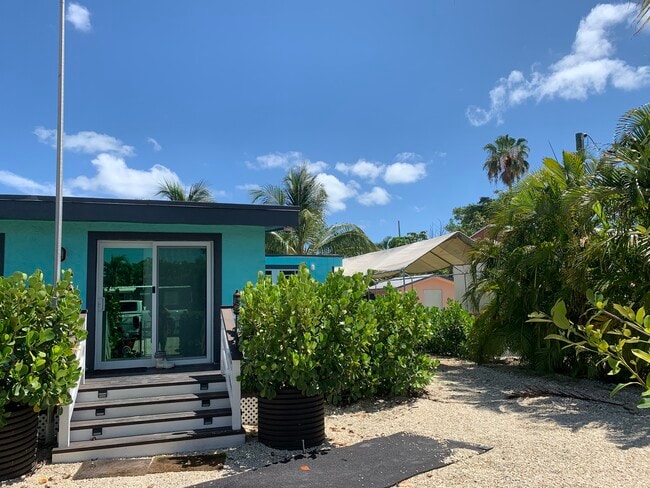 Building Photo - 28130 Dorothy Ave